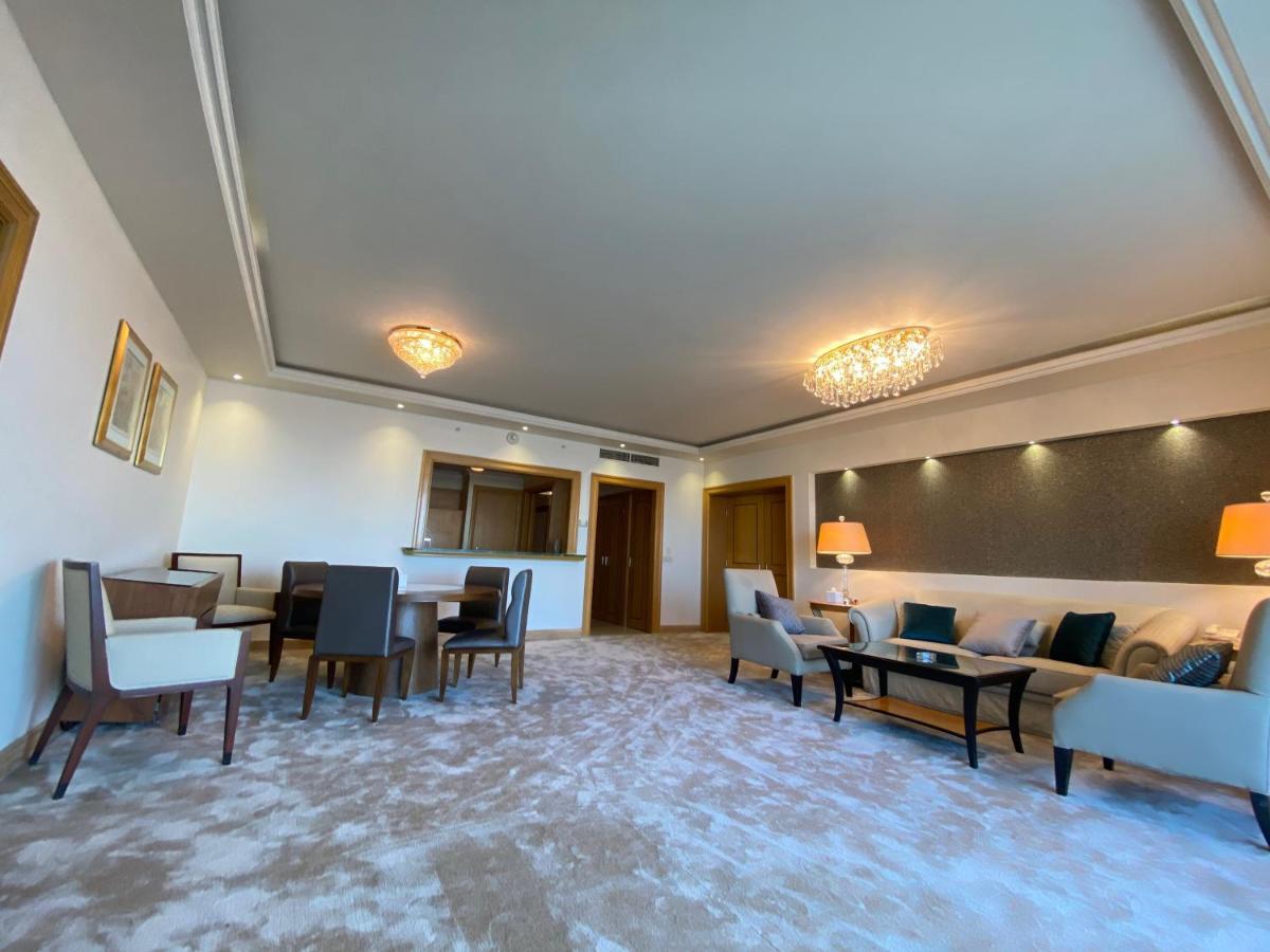 Chez Haytham At Four Seasons Nile Plaza Residential Suite ไคโร ภายนอก รูปภาพ