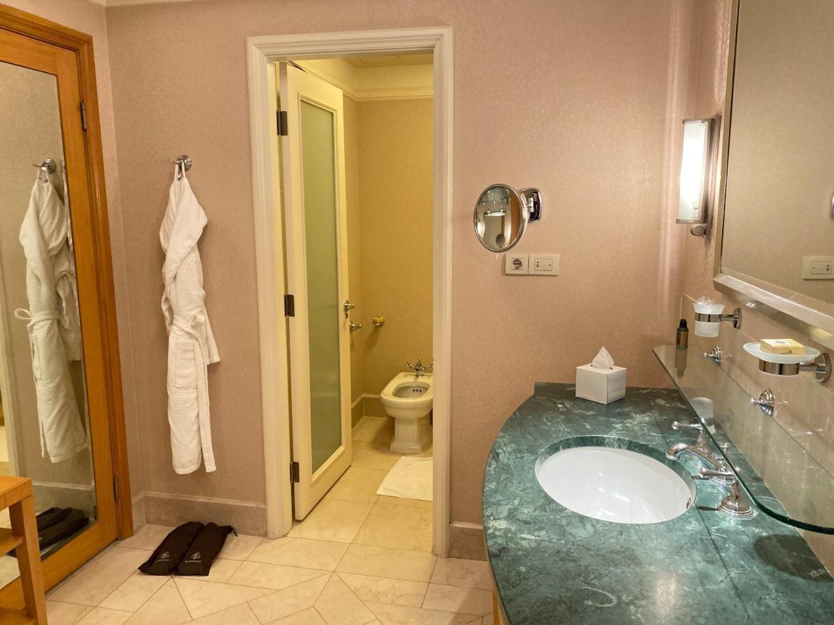 Chez Haytham At Four Seasons Nile Plaza Residential Suite ไคโร ภายนอก รูปภาพ